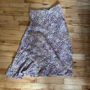 minimum Canadian clothing brand skirt size medium